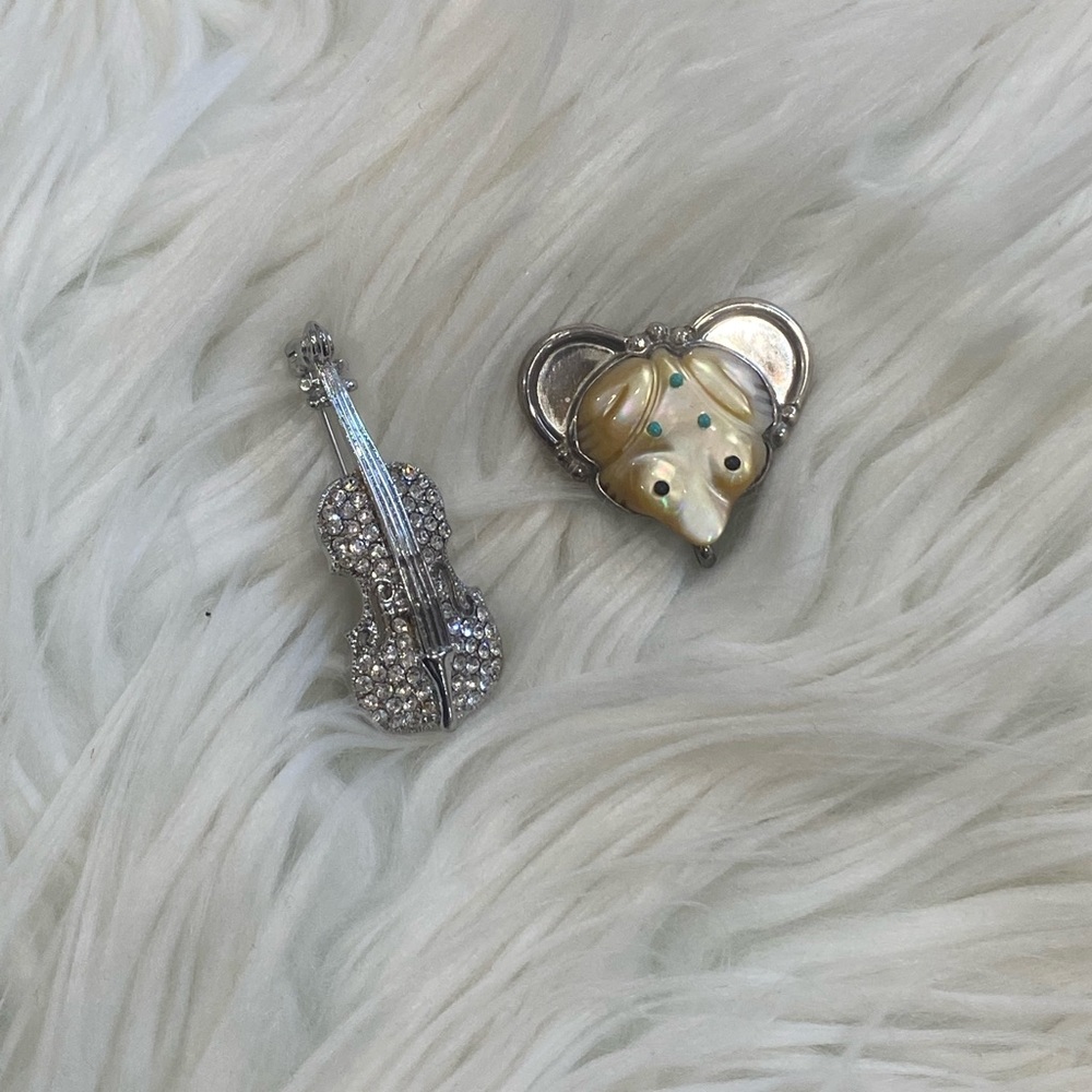 Brooch